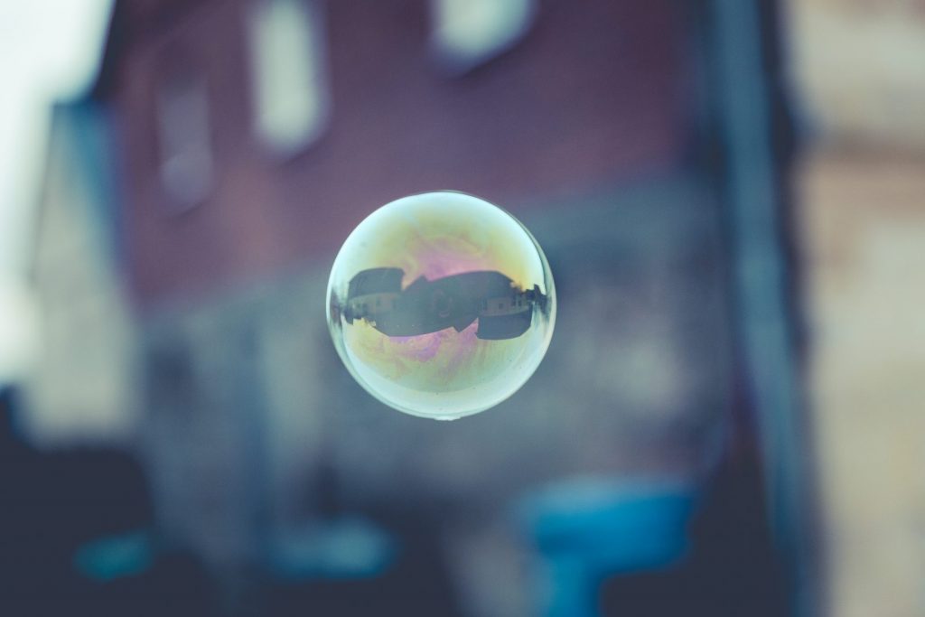 Shallow focus photo of single bubble